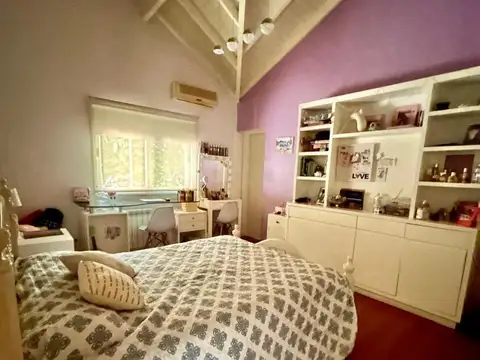 Casa 5 ambientes con 4 baños