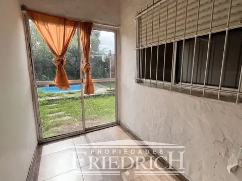 Casa 5 ambientes con 2 baños