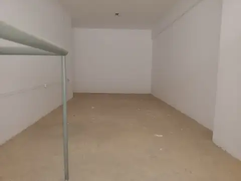 Local 39 m2 + Entrepiso 21 m2