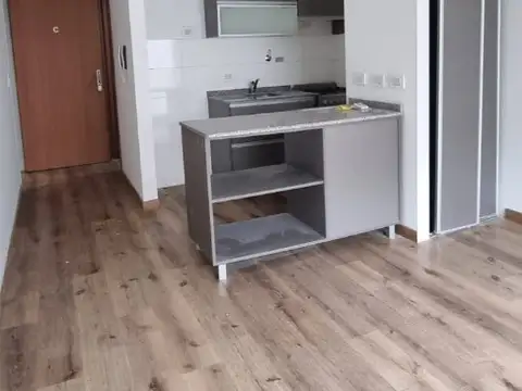 Departamento en Alquiler en Coghlan, $ 550.000