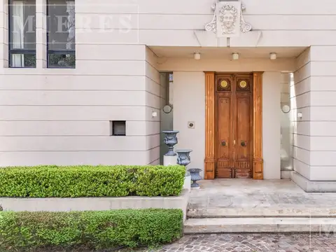 Casa 8 ambientes con 5 baños