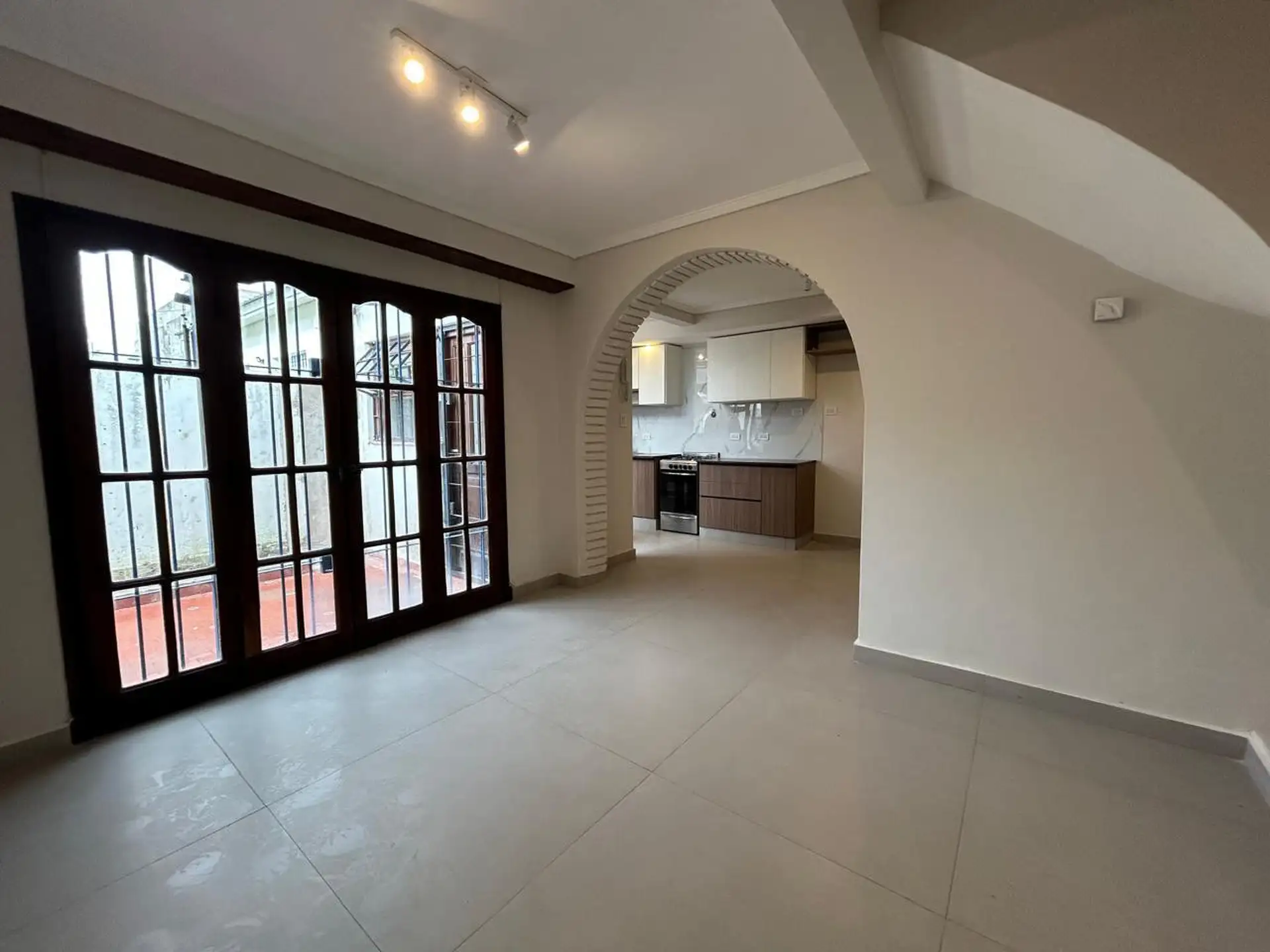 Casa 5 amb en alquiler 24 meses — Parque Luro