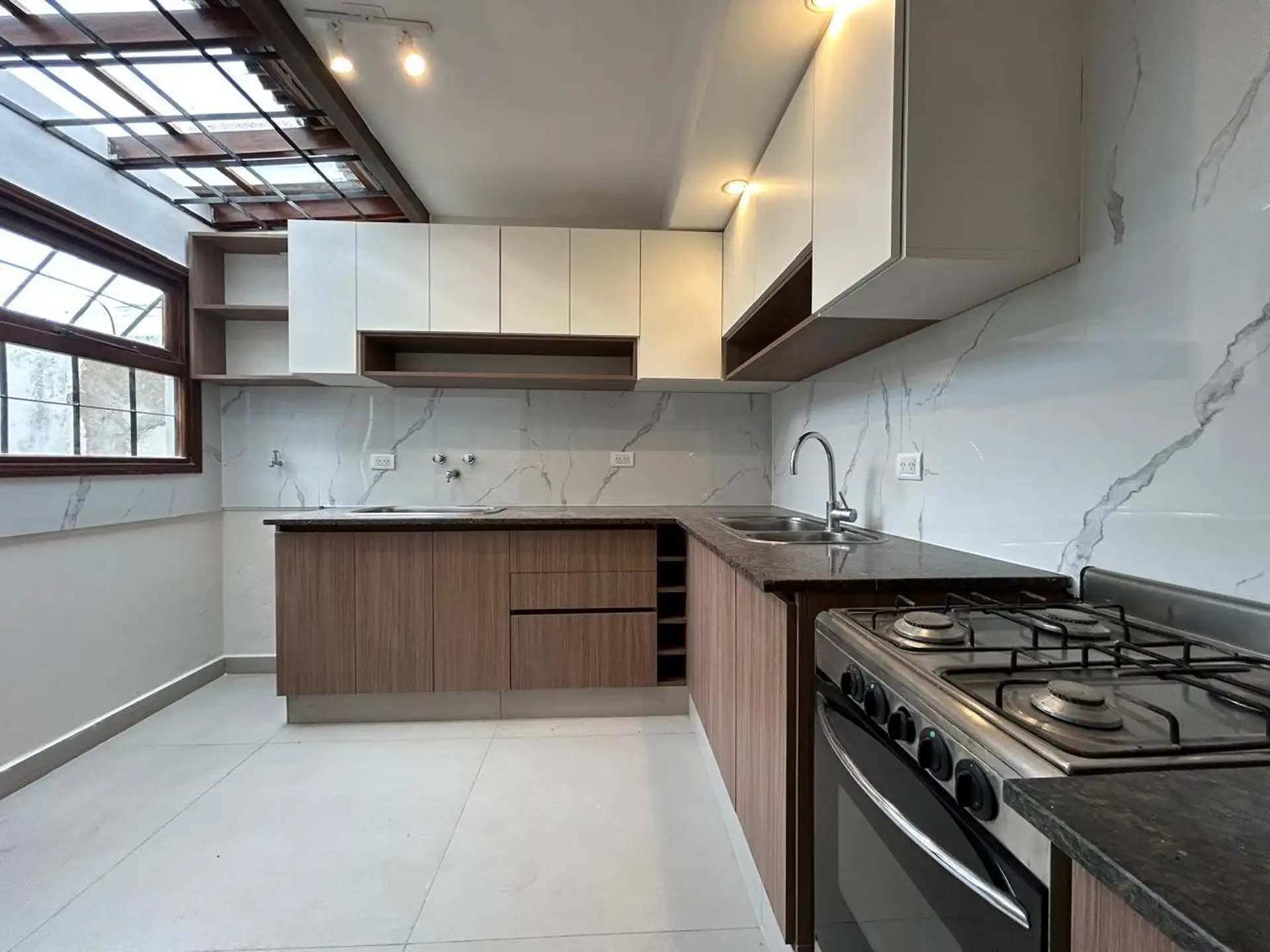 Casa 5 amb en alquiler 24 meses — Parque Luro
