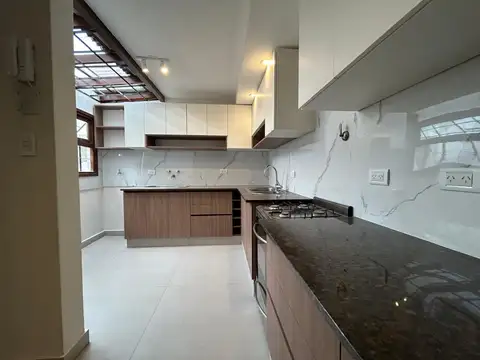 Casa 5 ambientes con 1 baño