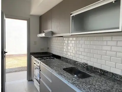 Depto Tipo Casa en Venta con 2 cocheras