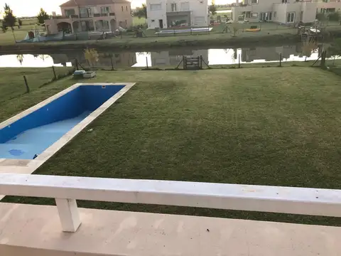 Importante Casa 5 Amb. con Costa de Laguna Principado Ciudad Nautica Canning San Vicente