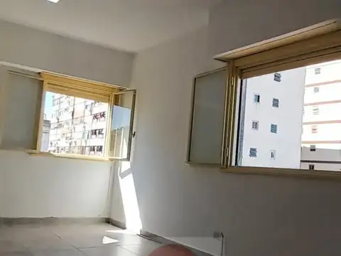 REGIO DEPTO DE 1 AMB. TODO AL FRENTE - BUEN ESTADO -T/SOL 