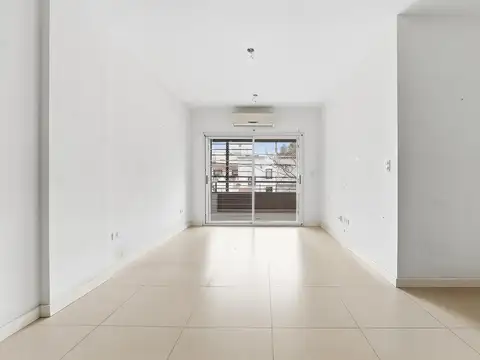 Venta Departamento 3 ambientes en Villa Urquiza con balcon y patio