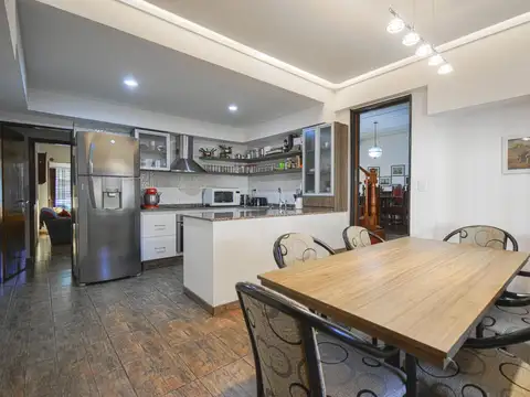 Casa 4 ambientes con 4 baños