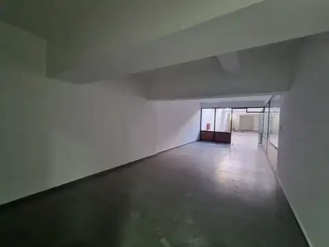 Oficina en Alquiler con 1 cochera