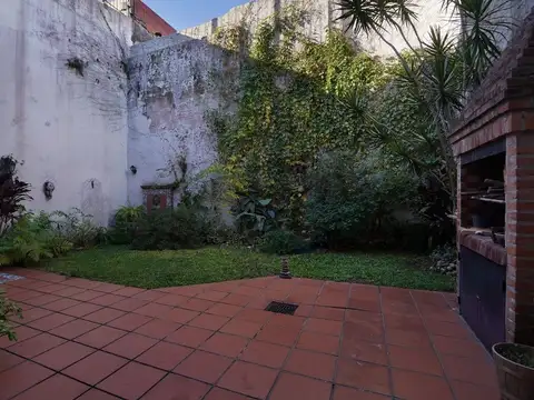 Venta casa 6 ambientes en Parque Chacabuco