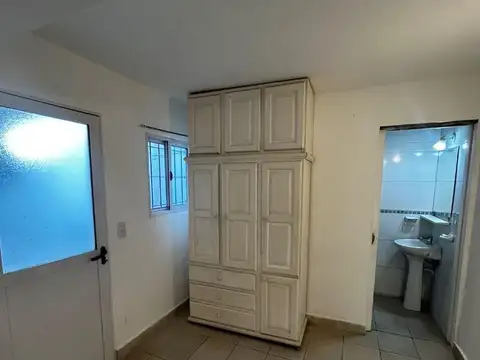 Casa con 4 departamentos en venta – Ideal inversor