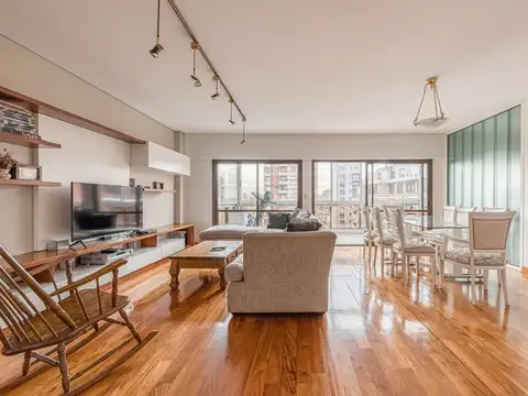 Dúplex en Caballito con balcón cerrado y cochera