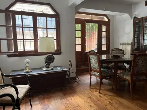 VENTA IMPORTANTE CASA DE ESTILO EN OLIVOS