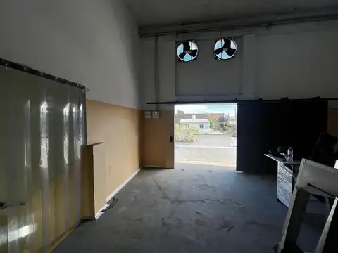 Venta galpón en Valentin Alsina - Acepta permuta