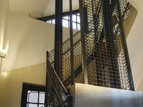 Oficina 6 ambientes con 2 baños