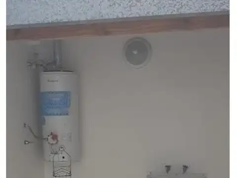 VENTA DE IMPORTANTE DEPARTAMENTO DE 3 AMBIENTES (PISO) SIN EXPENSAS