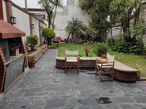 Casa en Venta con 3 cocheras