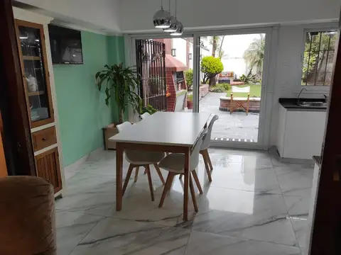 Casa 6 ambientes con 3 baños
