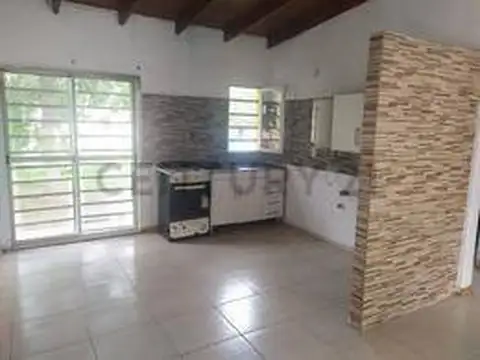 Casa en Venta, dos dormitorios,  en 428 entre 135 y 136, Villa Elisa.
