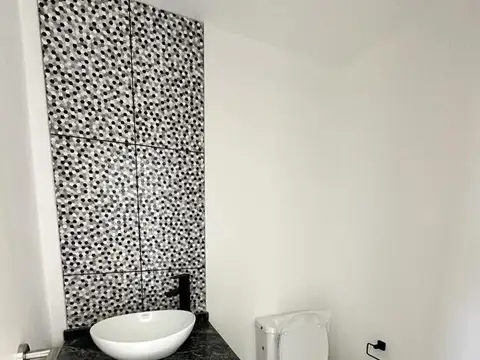 Casa 4 ambientes con 3 baños