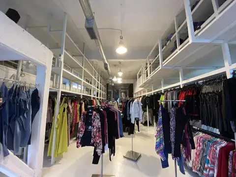 Oficina Monoambiente con 4 baños