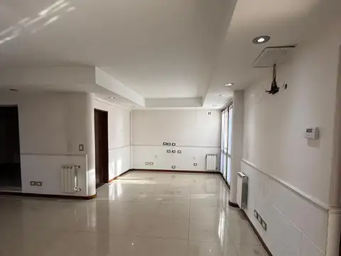 Casa en Alquiler en Ezpeleta Este, USD 1.700