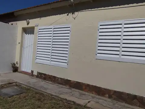 En Venta! Casa 2 Dorm. - Muy Buena Zona!!