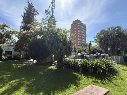 Lote 1000m2 casa 5 amb y pileta. Belén de Escobar centro.
