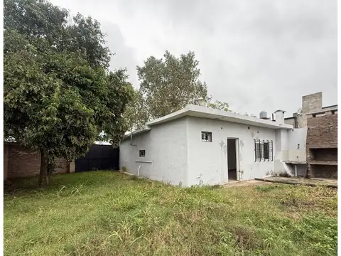 Se VENDE casa de 2 dormitorios en Santo Tomé