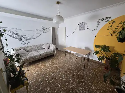 VENTA DEPARTAMENTO-FLORES-DOS AMBIENTES- PISO ALTO