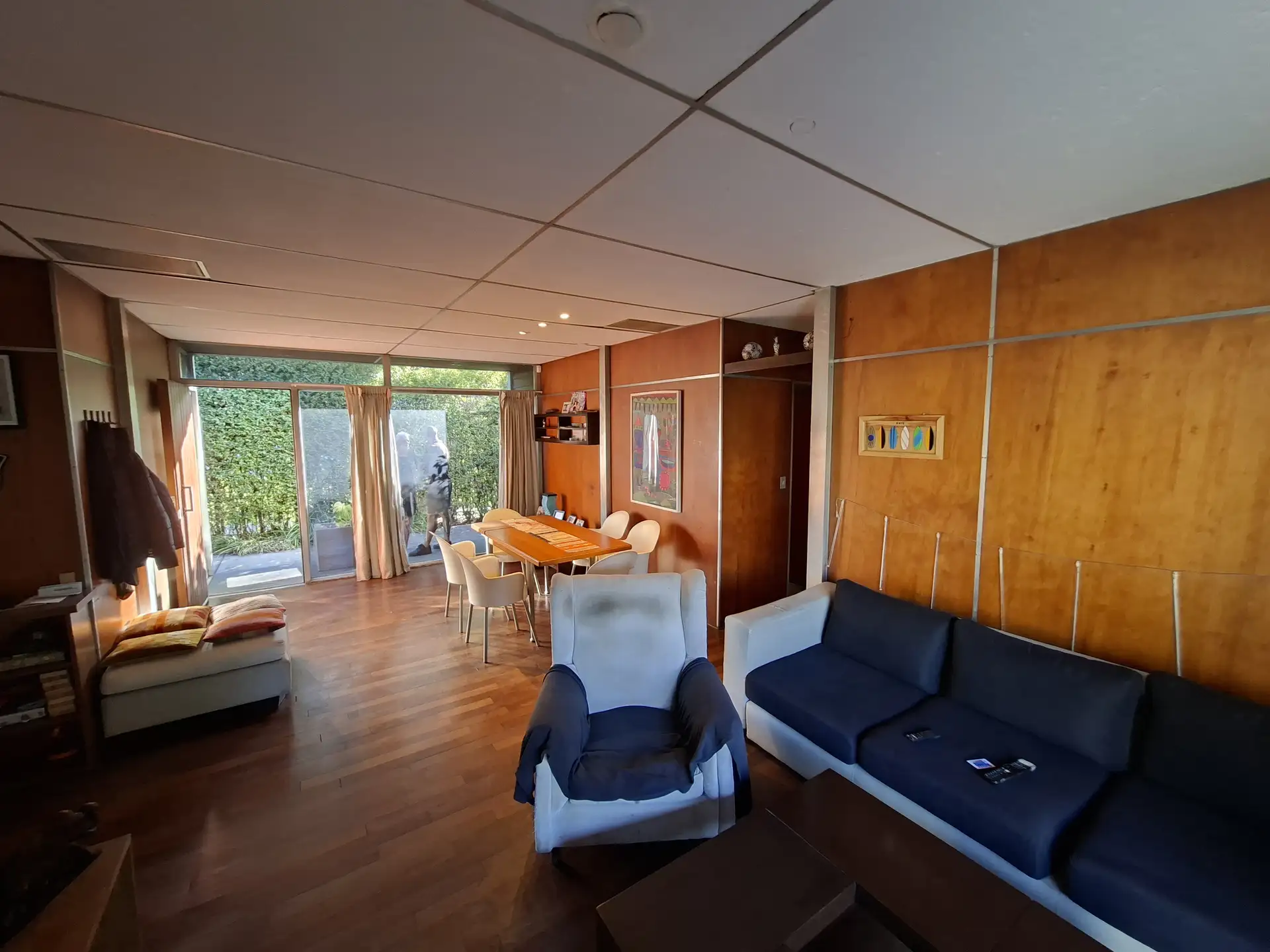 Casa en venta, tres dormitorios, jardin y piscina, cochera doble Bº Divino Rostro