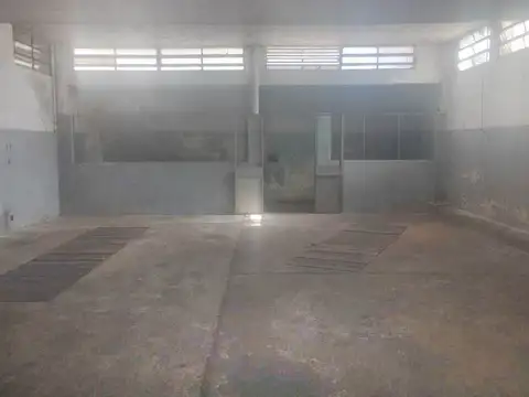 Galpon en Alquiler en Cinco Esquinas, $ 990.000