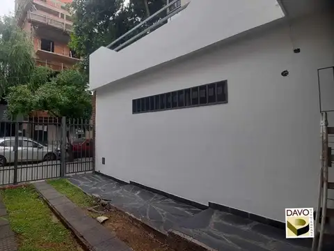 Oficina, local a la calle, coche.lote propio y espacio aereo