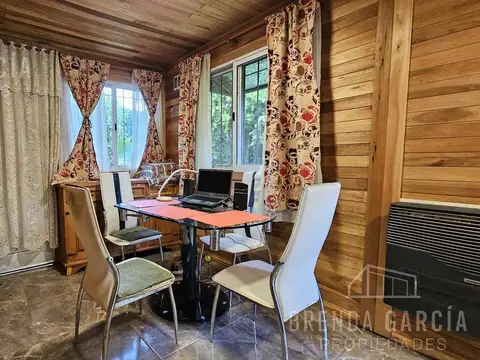 Casa 6 ambientes con 2 baños