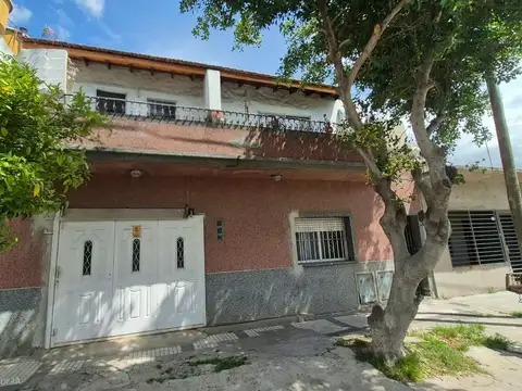 PH TIPO CASA CON COCHERA LANUS OESTE