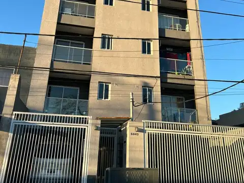 En Martin Coronado Alquilo Monoambiente con Balcon en 1 Piso. F: 8792