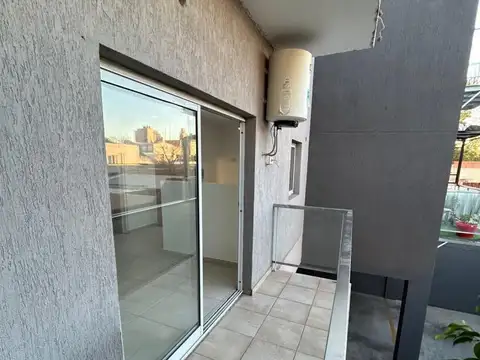 En Martin Coronado Alquilo Monoambiente con Balcon en 1 Piso. F: 8792