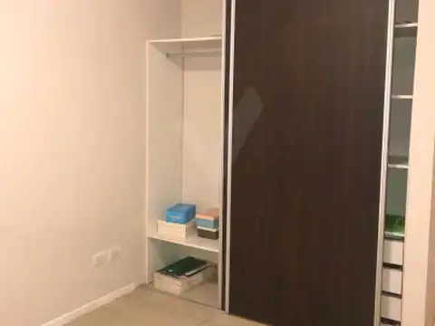 Calle Castro Barros 32 , Piso 1