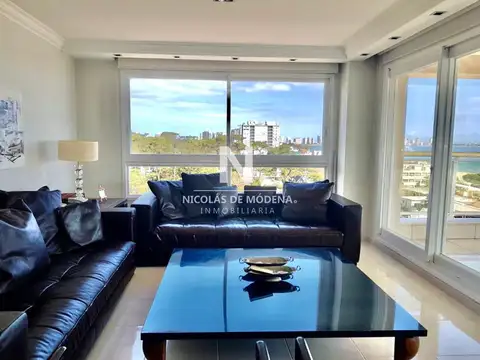 Departamento en Venta en Playa Mansa, USD 840.000