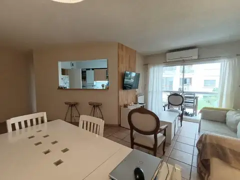 Departamento 4 ambientes con 2 baños