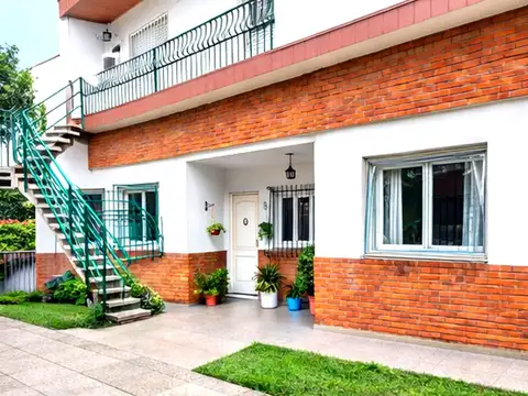 Depto Tipo Casa en Venta con 1 cocheras