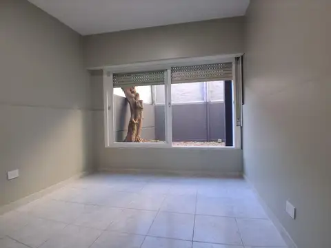 Depto Tipo Casa en Alquiler con 1 cocheras