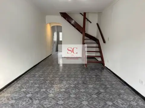 Depto Tipo Casa en Alquiler 26 años