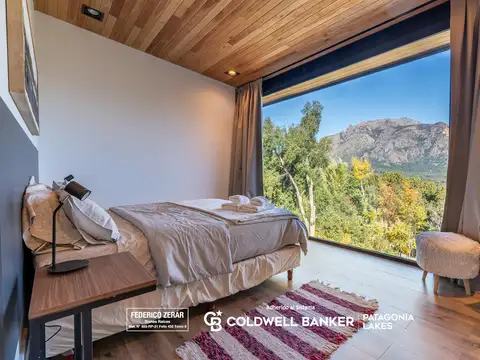 Casa en Venta con 4 cocheras