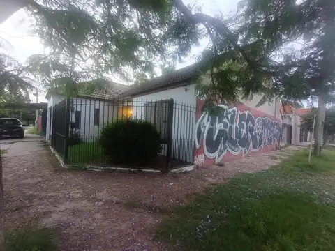 Casa En Venta 4 Ambientes Paso Del Rey 1800