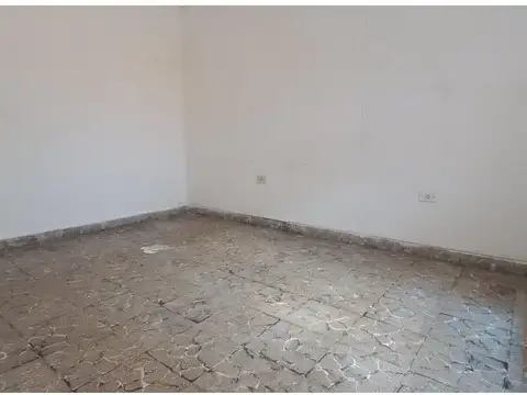 CASA EN VENTA DE 2 DORMITORIOS, ESPACIOS AMPLIOS!