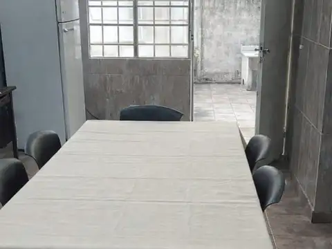 VENTA CASA DOS DORMITORIOS DE PASILLO 