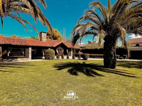 Chalet en Las Farolas, Parque Luro.