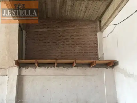 Galpón Semi Cubierto de Losa c/ 218 m² en lote de 307 n² - Isidro Casanova